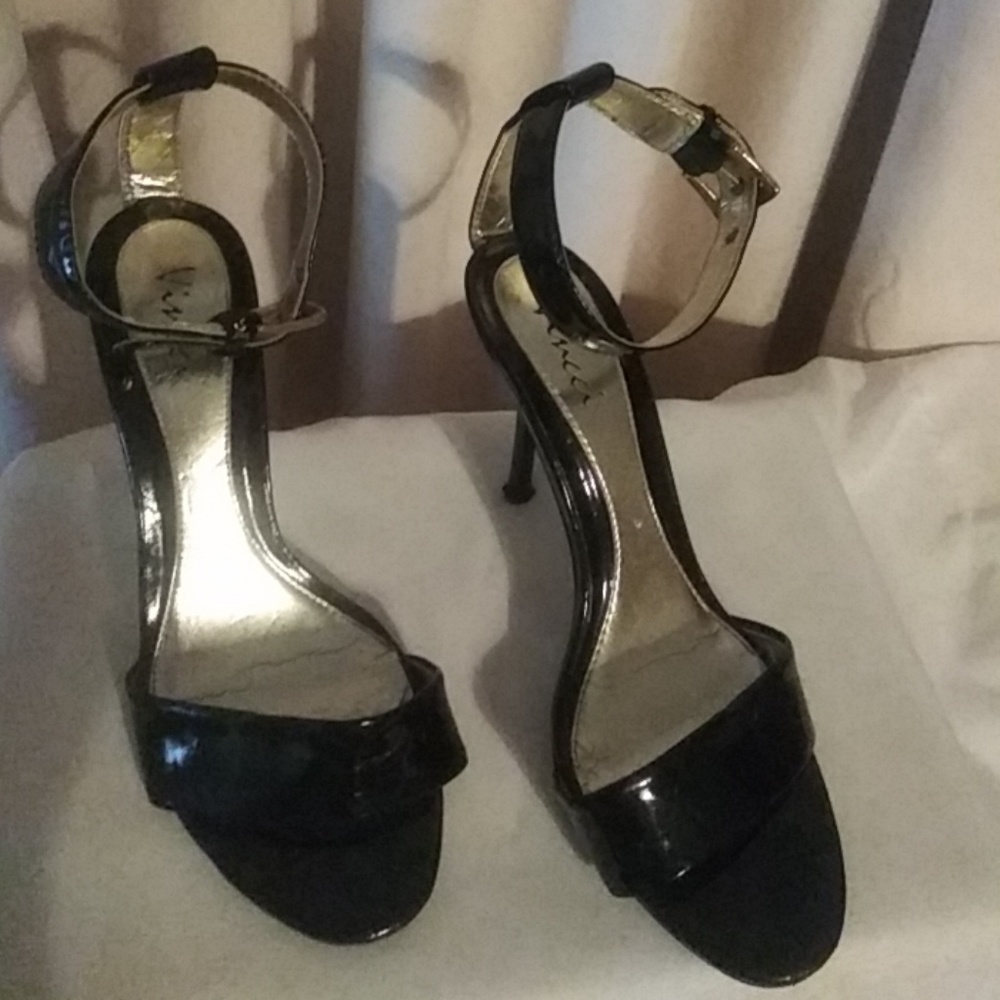 Shoes - Picture 2 of 4